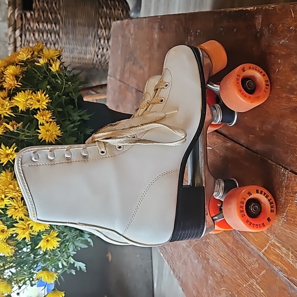 Vintage Roller Derby Skates - Picture 1 of 8